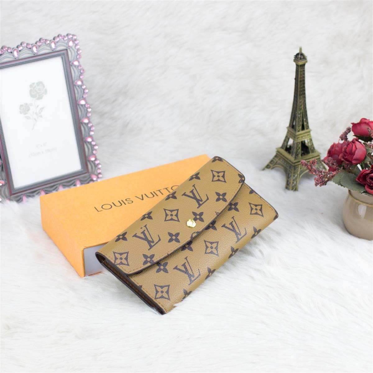 LV clutch Wallet