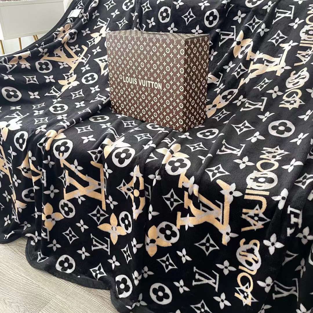 Black & Gold LV Warm and Comfortable Blanket Pallister