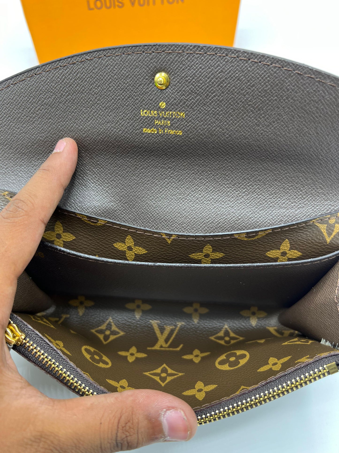 LOUIS VUITTON Emilie Wallet