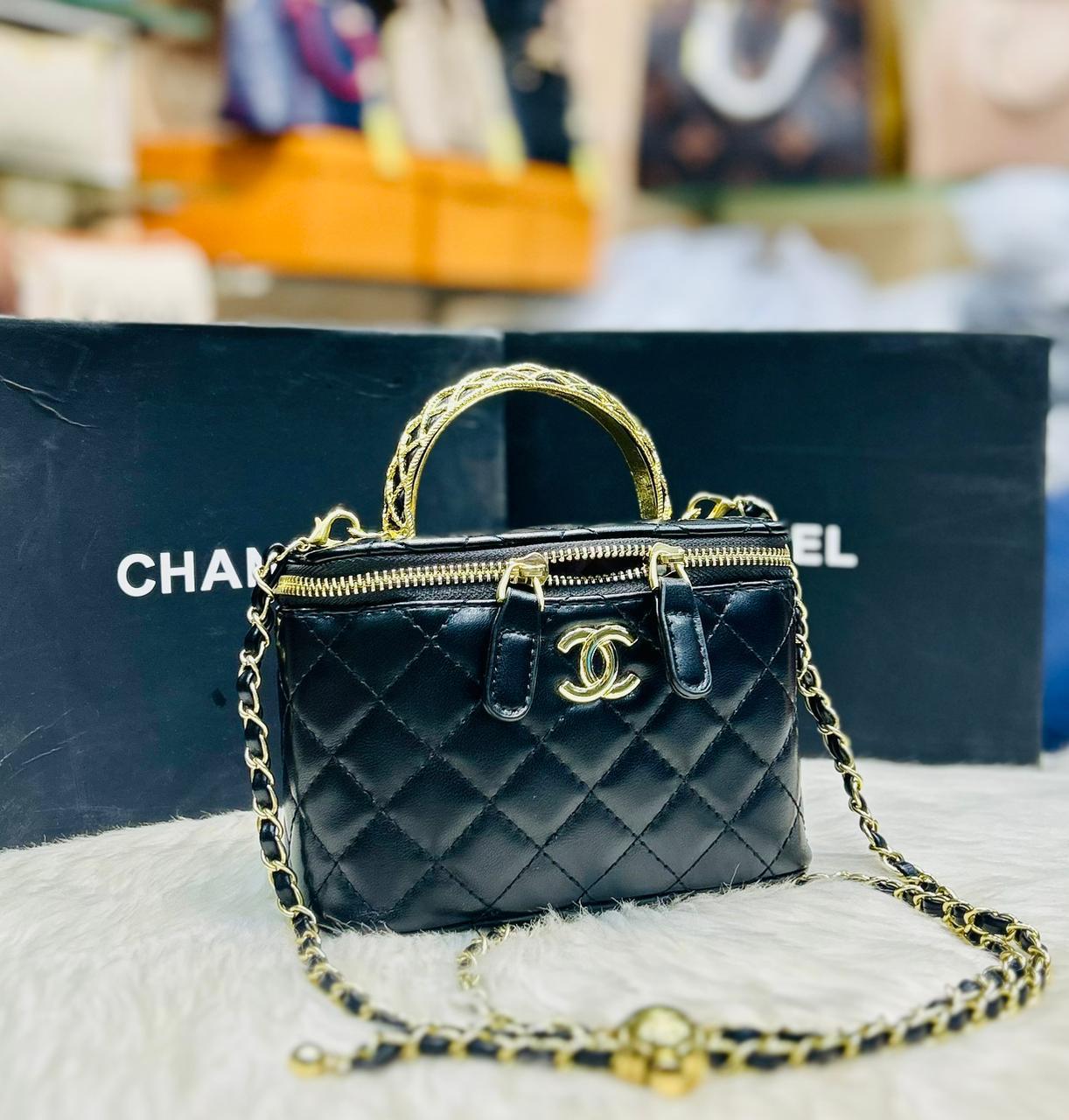 CHANEL Vanity Case Chain Shoulder Bag