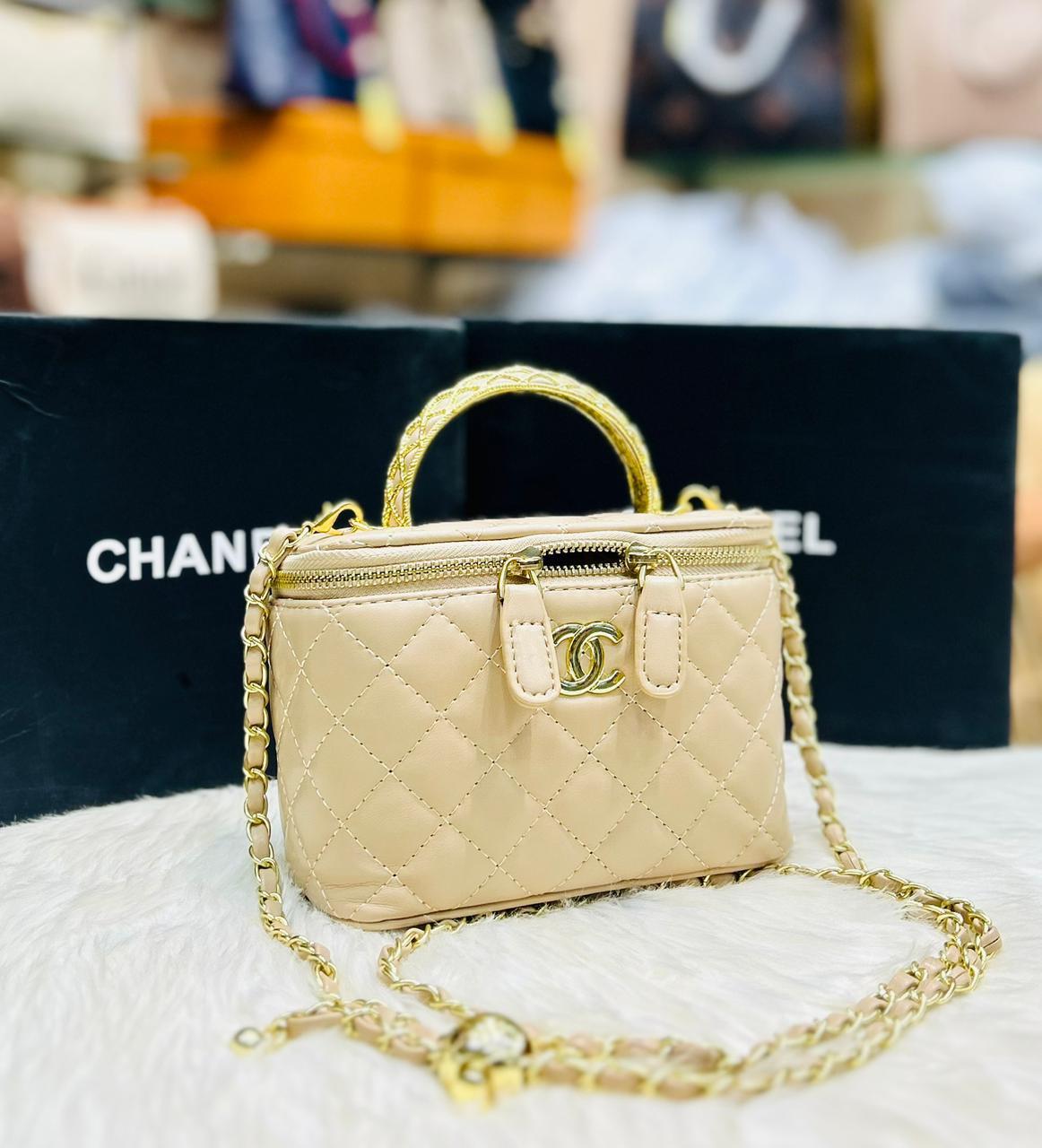 CHANEL Vanity Case Chain Shoulder Bag