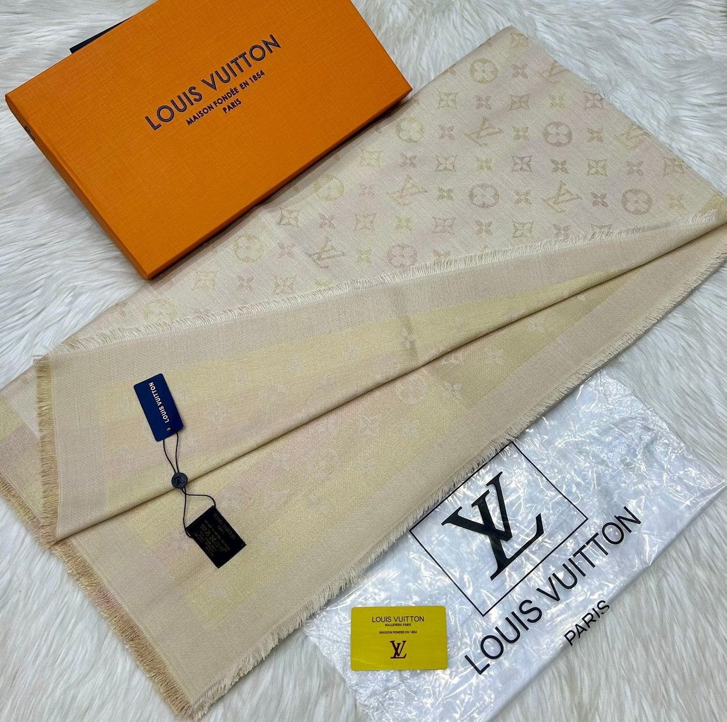 Louis Vuitton Premium Shawls 58×58 Inches