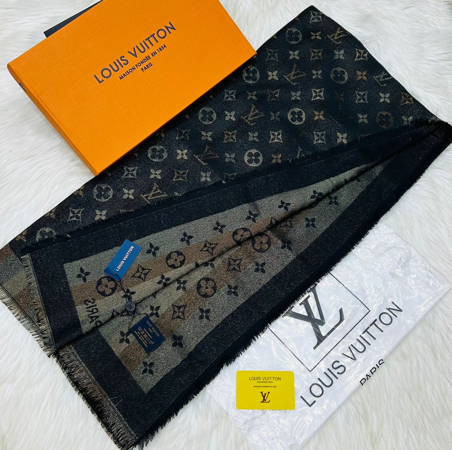 Louis Vuitton Premium Shawls 58×58 Inches