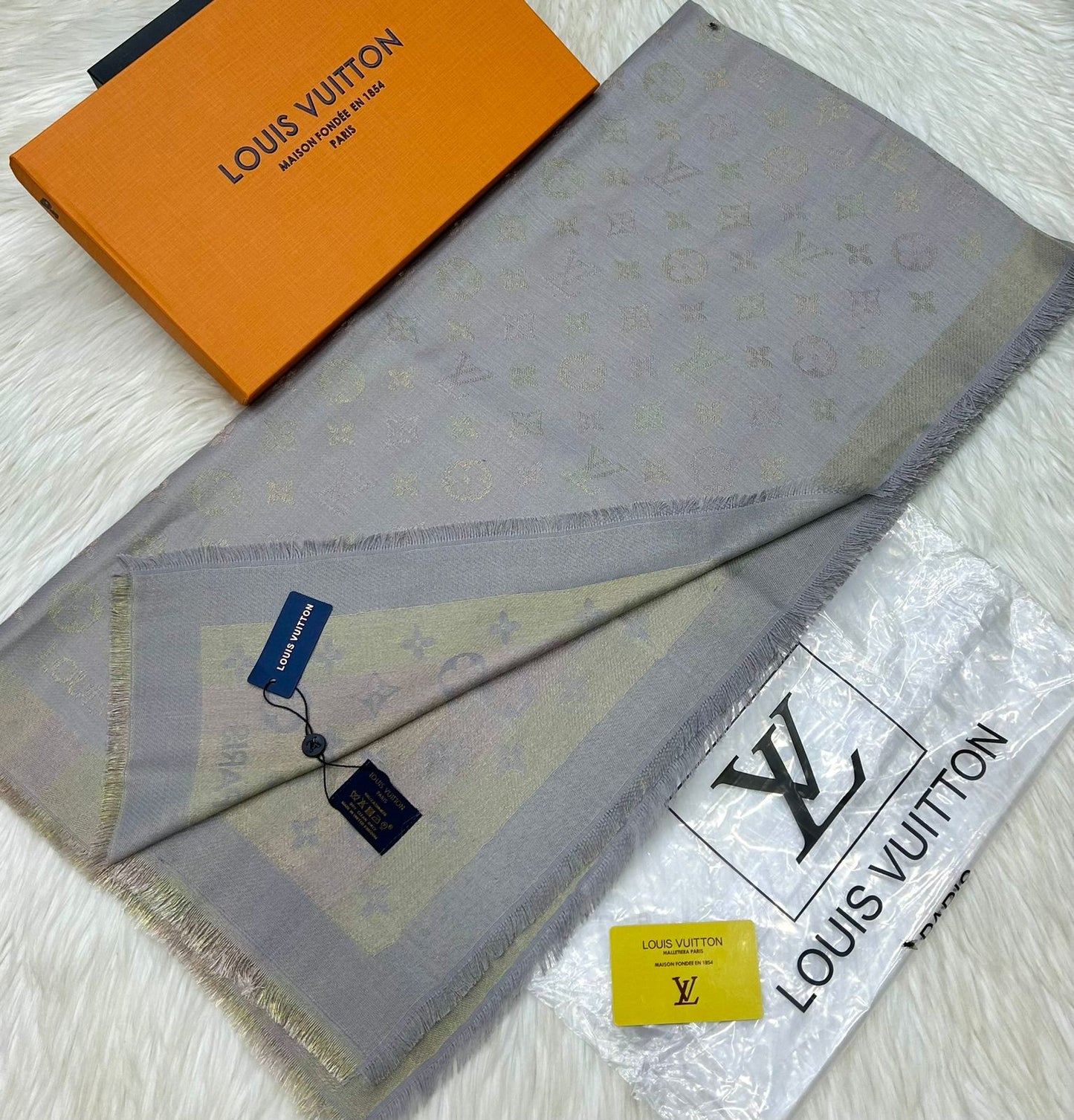 Louis Vuitton Premium Shawls 58×58 Inches