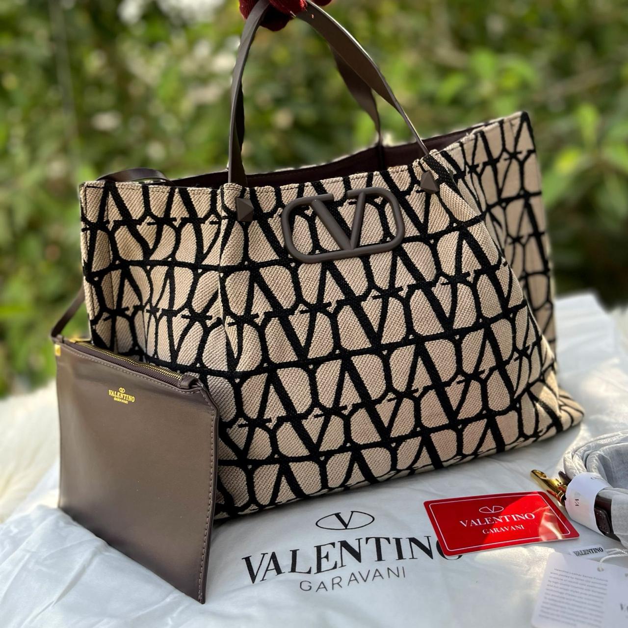 Valentino Garavani Medium VLOGO Iconographe Raffia Tote bag 2 IN 1