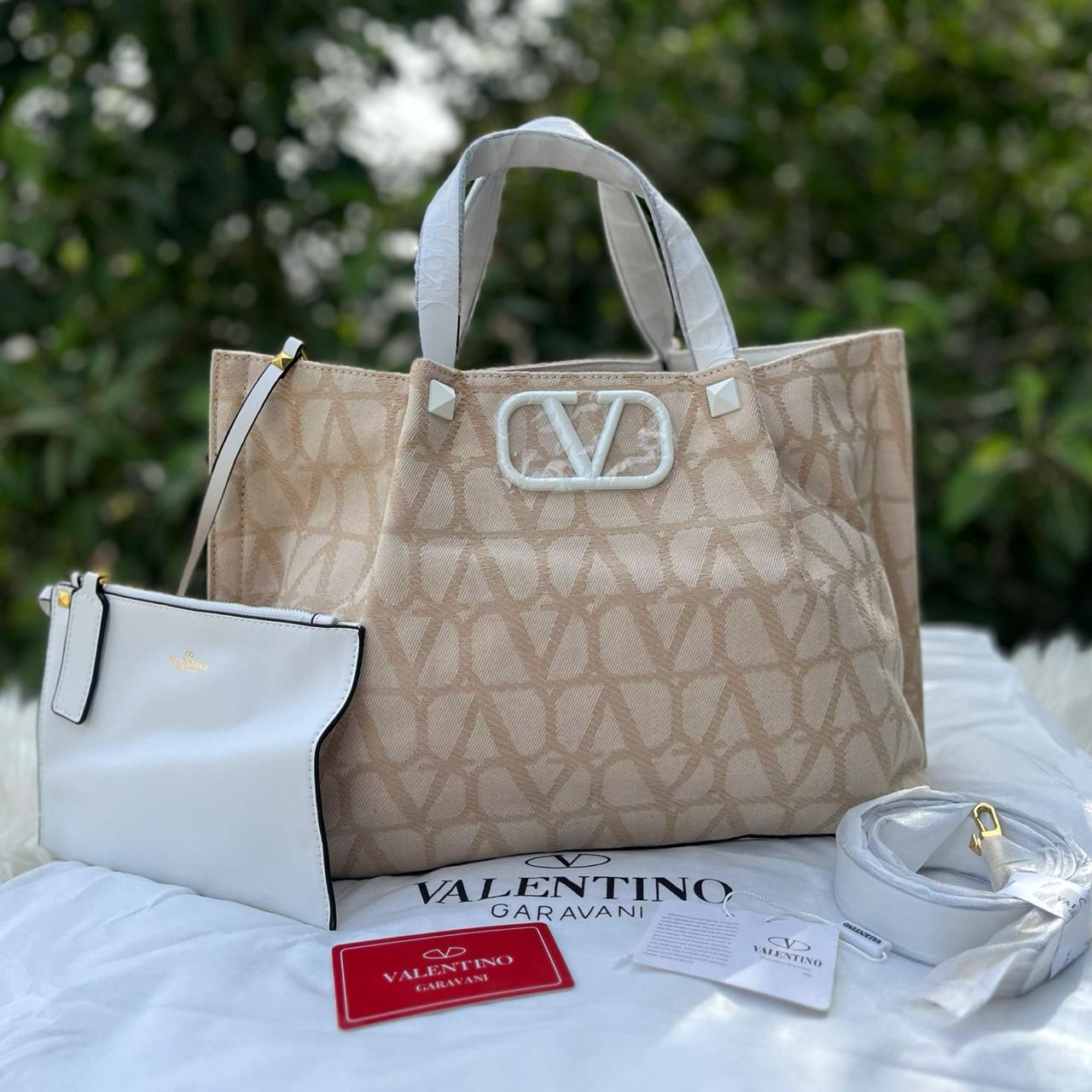 Valentino Garavani Medium VLOGO Iconographe Raffia Tote bag 2 IN 1