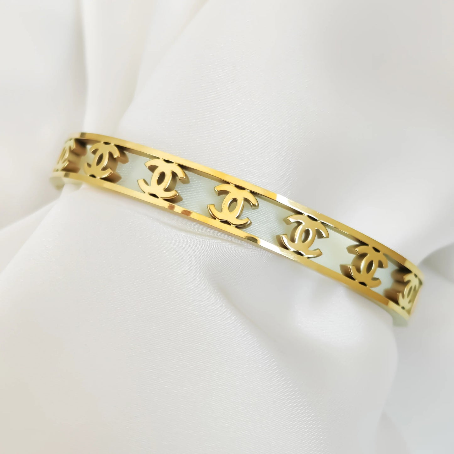 CLARA Gold bangle