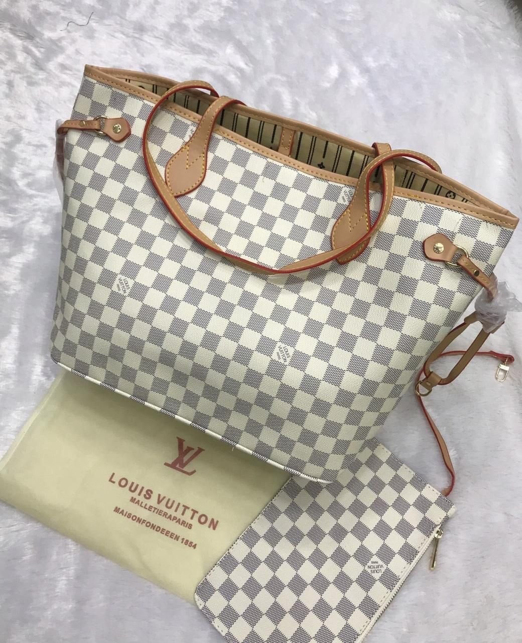 Louis Vuitton Neverfull Handbag