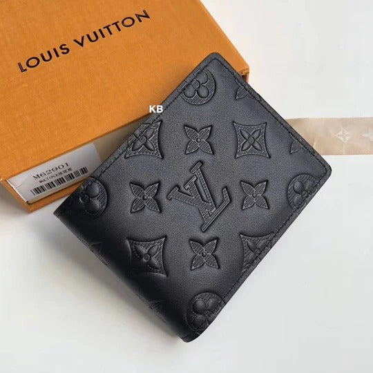 Louis Vuitton Engrave Wallet